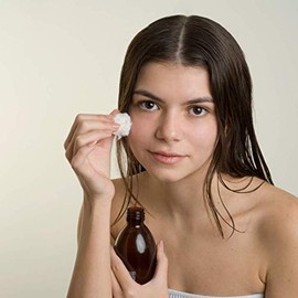 Tónico facial de CALÉNDULA limpiador, calmante y cicatrizante para piel irritada y enrojecida. Contiene Caléndula, Manzanilla y Sábila. Ingredientes 1