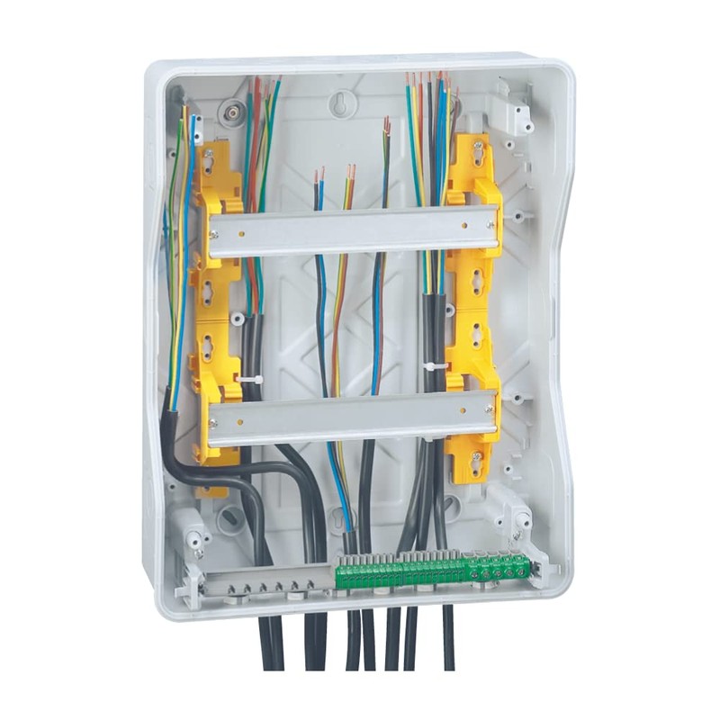 Legrand Surface-Mounted Distribution IP65 IK09 1 Row 8TE 220 mm
