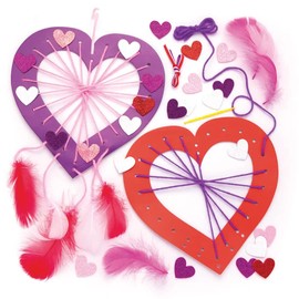 Baker Ross AR996 Heart Dreamcatcher Kits (Pack of 4) For Kids to Make, Display or Gift For Mothers Day/Valentines Day