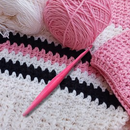 Ommi Ergonomic Handle Crochet Hooks | Handcrafted 17.78 cm Crochet Hook | Knitting Needle, Craft Yarn Weave | Best Gift! (Pink Swirl, 8 mm)