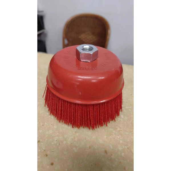 A Liner Abrasive 180 Grit Nylon Bristle Cup Brush -