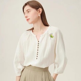 JKQBUX Fashion Elegant Crystal Butterfly Brooches Pin for Women Men Girls Ingenious Pearl Corsage Pin delicate accessory