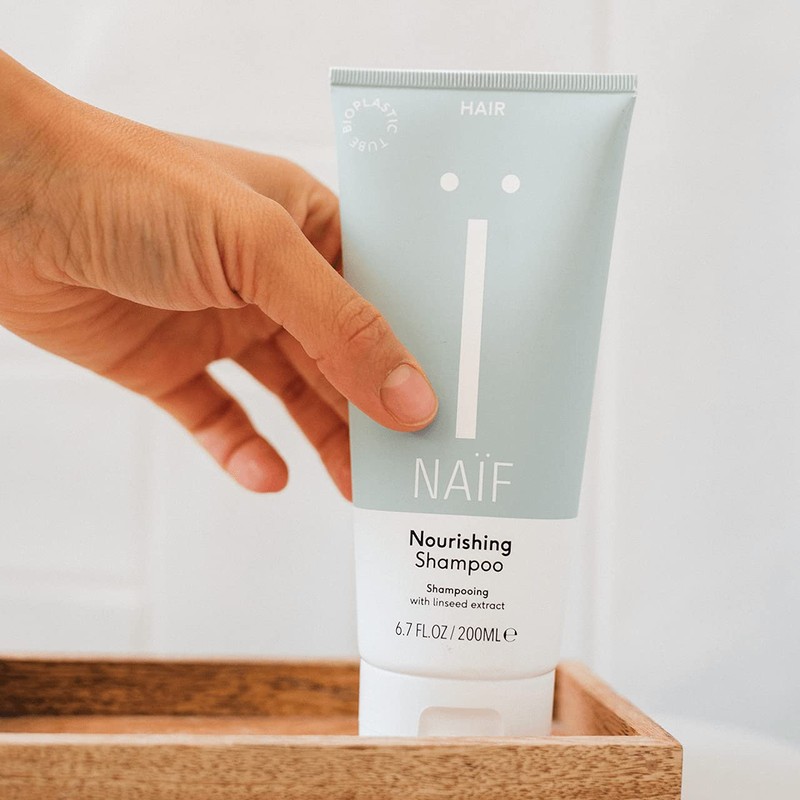 Naïf, Pflegeshampoo für alle Haartypen, Natürliche Inhaltsstoffe, mit Kokosöl und