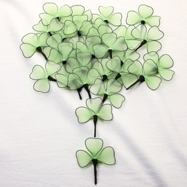 Knitgrip 15 Pcs Retro St. Patrick's Day Shamrocks Decoration Green Irish Lucky Clover St Patrick's Shamrock Cutouts Mesh Table Scatters for St. Patrick's DIY Decoration Party Favors