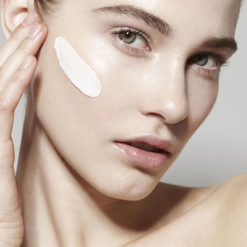 Crema Antiarrugas Reafirmante E Hidratante**