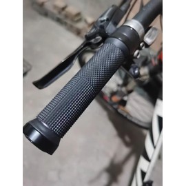 Handlebar Grips Bicycle Grips with Aluminium Lock Non-Slip Rubber Shock Absorbing Grip for 22 mm Handlebar Bicycle Road Bike MTB, Universal Ergonomic Handles with Gel Cushioning for Grip Safety, Black