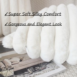 NIULAA Cream White Cushion Covers 45 x 45 Fluffy Faux Fur Cushion Covers 18x18 Set of 2 Pillow Covers Soft Plush Pillowcases for Sofa Bed Moroccan Style Home Decor Cushion Cover