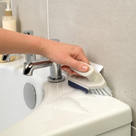 Beldray Deep Clean Bathroom Buddy spazzola con lama tergente