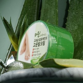 Non-Sticky Red Ginseng Extract Hydrating Aloe Foot Cream 300ml