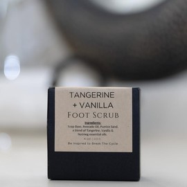 The Broken Circle Foot Scrub Bar - Mint Foot Scrub with Avocado Oil, Pumice Sand & Cleansing Soap for Gentle Exfoliation and Nourishing Care Smooth Daily - Scent: Peppermint & Spearmint