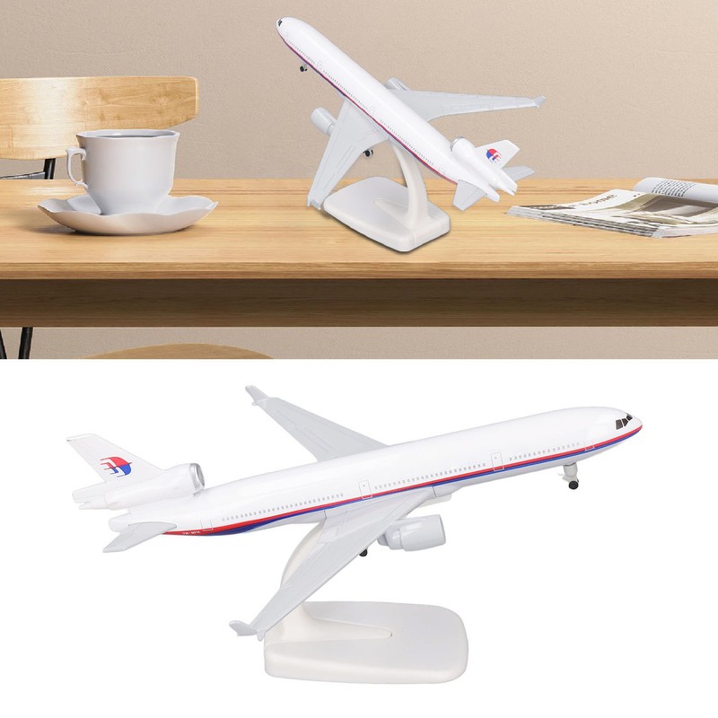 Exquisite Diecast Airliner Model Alloy Simulated Passenger Plane Model with