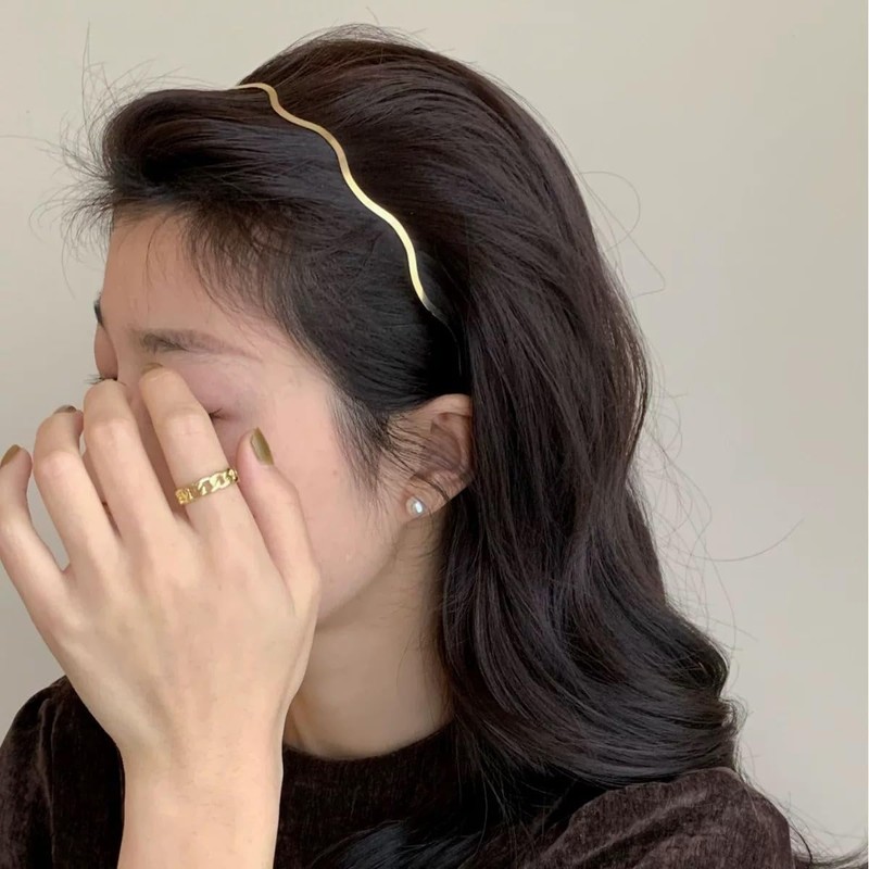 Zixui Thin Gold Wave Headband, Simple Design