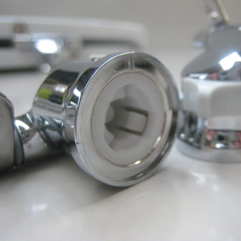 Roca Senso and Giralda Removable Easy Release Toilet Seat Hinges