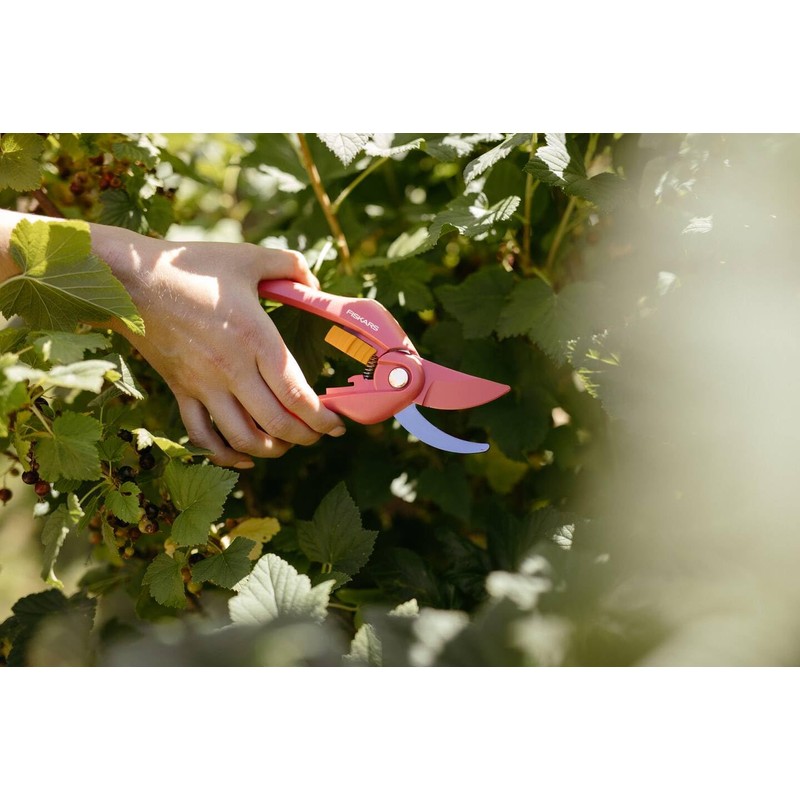 Fiskars Secateurs Bypass Ruby Inspiration, 1003657