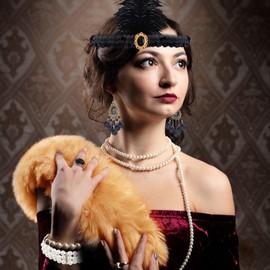 FEPITO 8 Pcs 1920s Accessories Set Flapper Headband Necklace Earrings Long Black Gloves Boa Great Gatsby Theme Party Accessories for Women（Set E）