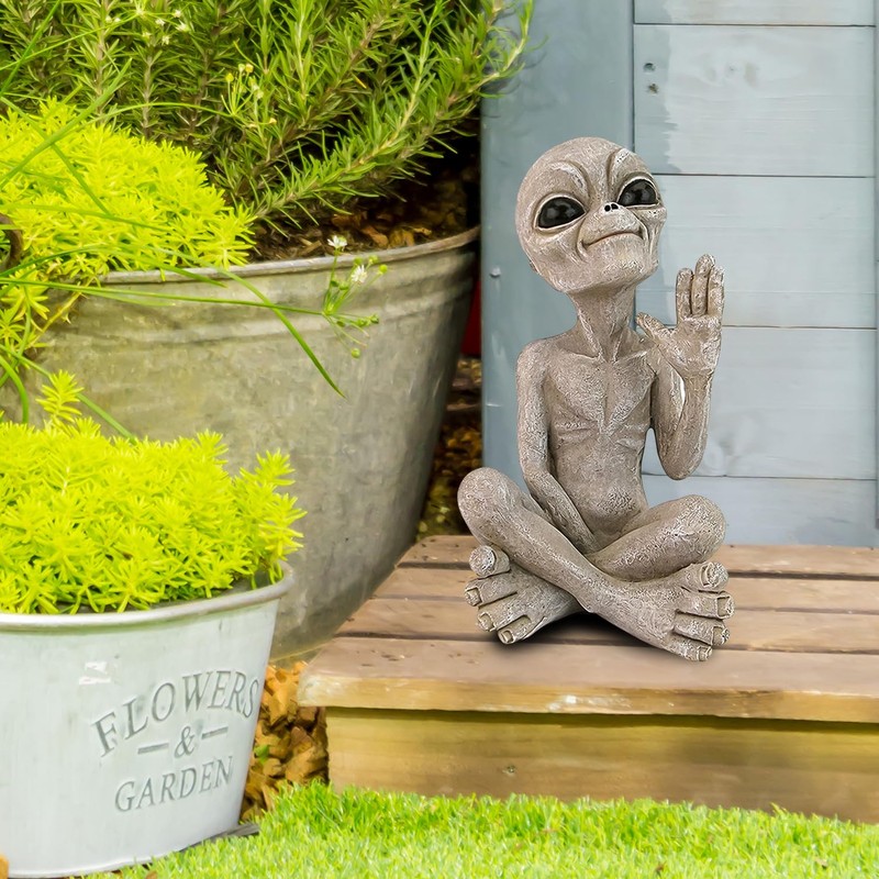 AOVNA Alien Statue Resin Alien Ornament Outer Space Alien Garden
