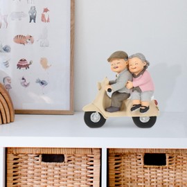 Garneck Elderly Couple Figurine Creative Resin Grandparents on Motorbike Collectible Figurine Table Centerpiece for Home Office Table Decoration 15cm