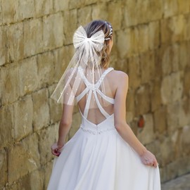 TIESOME Wedding Hair Bow Veil, Bow Wedding Veil White Tulle Bridesmaid Pearl Accessory with Metal Clip for Ladies Weddings Bachelorette Parties