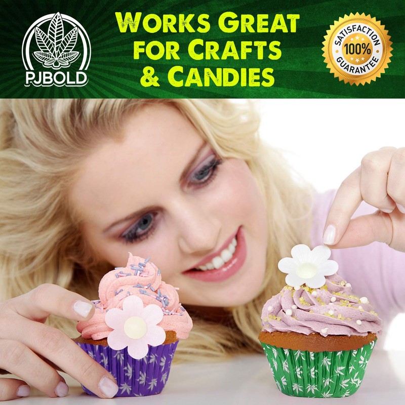 Green Foil Cupcake Liner with Leaf Design