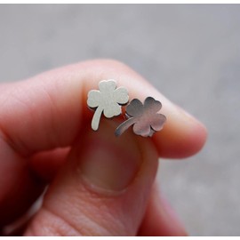 ⊹⊱ ❁ SILBERNE KLEE KLEEBLATT GLÜCKS STECKER AUS EDELSTAHL ❁⊰⊹ Glücksbringer OHRRINGE aus Blättern, Glück, Prüfung, KLEINE STECKER, Mädchen Ohrringe, Kinder Ohrringe