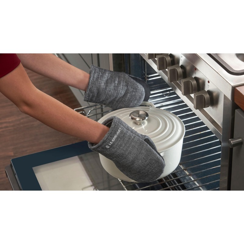 Le Creuset Set of 2 Mini Oven Mitts, 8", Sable