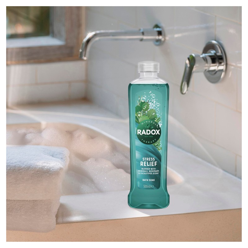 Radox Mineral Therapy Stress Relief Bath Soak uniquely blended with