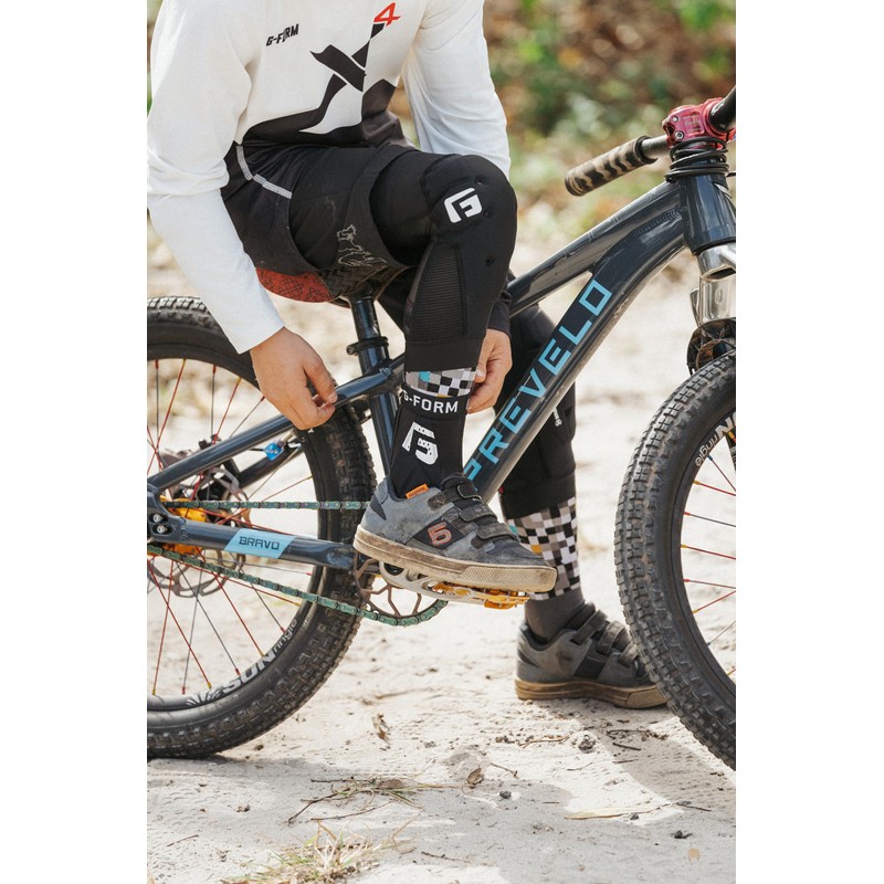 G-Form X4 Ankle Pads Black Adult L/XL