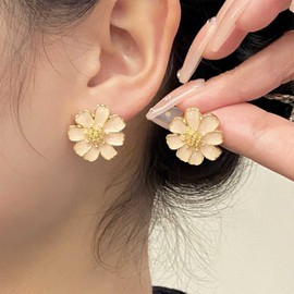 Inilbran Boho Sunflower Earrings Gold Daisy Flower Earrings Vintage Flower Stud Earrings Minimalist Sun Flower Earrings Jewellery for Women and Teenage Girls, Zinc, No Gemstone