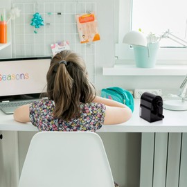 Pencil Sharpener Manual Pencil Sharpener with Container 5 Positions Adjustable Thickness Sharpener with Crank Suitable for Children Artists Students Office Black