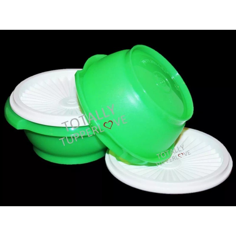 Tupperware 2 Tupperware Servalier Bowls 10 oz. Set Green &