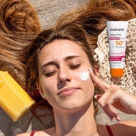 Babaria - Bloqueador Solar Facial Antimanchas FPS 50  Protector Solar Despigmentante que Previene y Corrige Manchas  Propiedades Blanqueadoras e...   