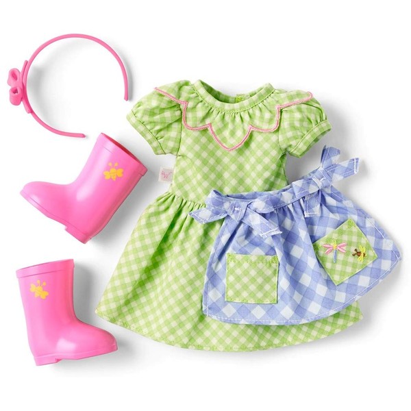 American Girl WellieWishers Cute as a Bug Gardening Outfit for 14.5-inch Dolls with a Green Gingham-Print Dress, Blue-Checkered Apron, Pink Wellie Boots, Ages 4+