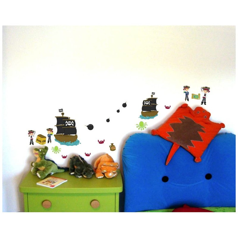 19-Piece Pirate Set with Pirate Ship / Treasure MAP Wall