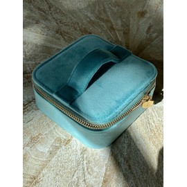 Hives and Honey Vida Aqua Jewelry Travel Case