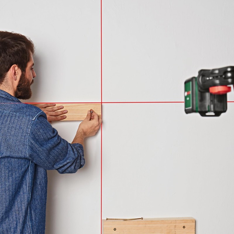Bosch Cross line Laser Quigo with Universal clamp MM 2