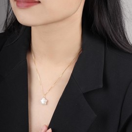 LOOYUUPEE Natural Baroque Pearl Necklace for Women, Star Shaped Pearl Necklace Jewelry Pentagram Baroque Pearl Jewelry Gift for Mom Lover Her（925 Sterling Silver with Gold Plated)