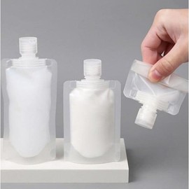 Tube containers, empty cosmetic bottles, empty tube bottles, travel portable containers, pouches, empty lotion bottles, cosmetic portioning containers / 튜브용기 화장품공병 튜브공병 여행용 휴대용 용기 파우치 로션공병 화장품소분용기
