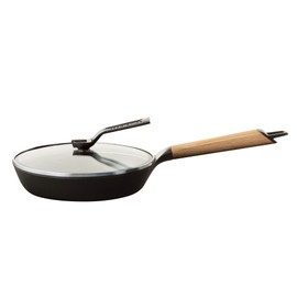Vermicular Frying Pan with Glass Lid | 20cm (7.9”) | Oak Wood Handle | Lightweight Enameled Cast Iron Skillet with Non-Toxic Enamel Finish | Induction-compatible | Made in Japan