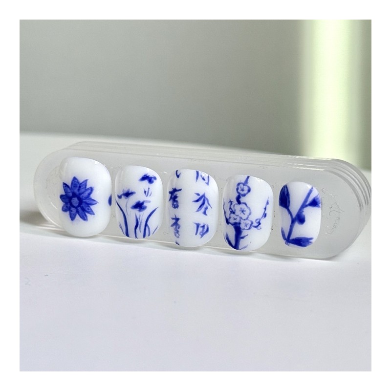 05:25AM, Cheonghwa |Korean traditional blue flower nail - almond /