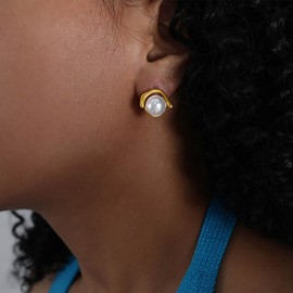 TseenYi Vintage Pearl Stud Earrings Gold Pearl Earrings Small Pearl Palace Earrings Bridal Pearl Wedding Earrings Round Pearl Luxurious Earrings Jewelry for Women and Girls