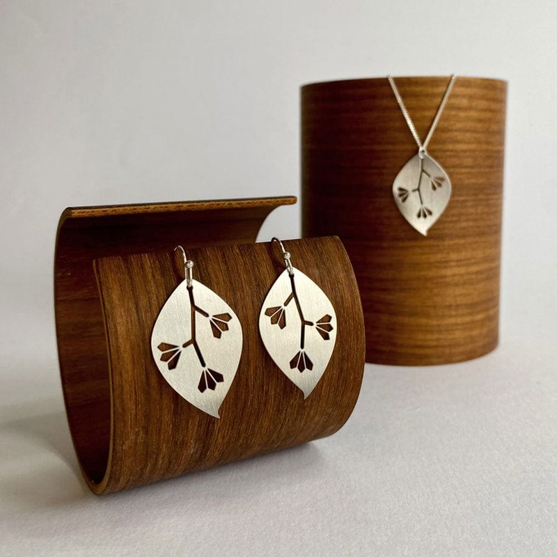 Go Do Good Hook Earrings - Gum Leaf
