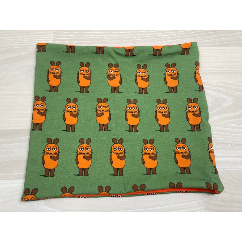 Schal aus Baumwolljersey mit der Maus auf grün, verschiedene Formen:
