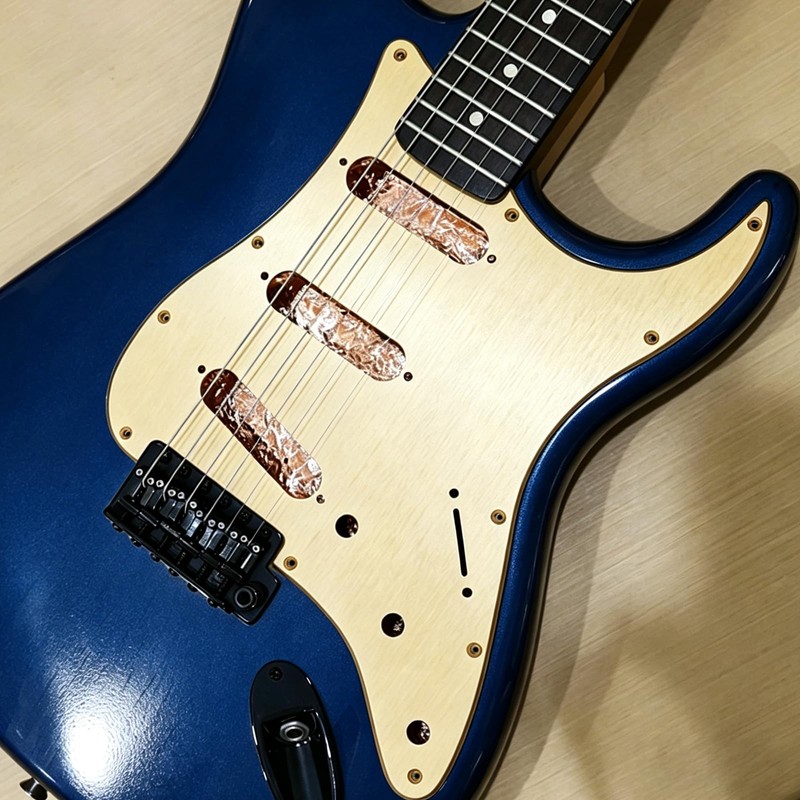 Phrilam SSS Anodized Aluminum Strat Pickguard for Fender Stratocaster, Gold
