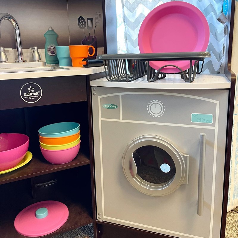 KidKraft 27-Piece Bright Cookware Set, Plastic Dishes and Utensils for