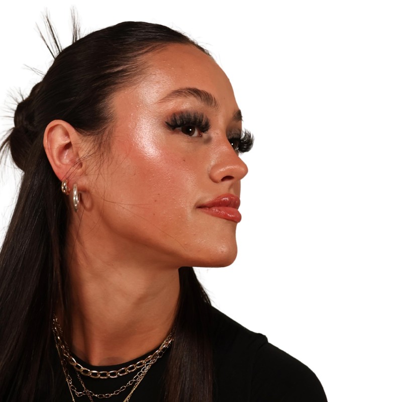 Peep Bombshell Lash | Amorous Look | Full Volume |