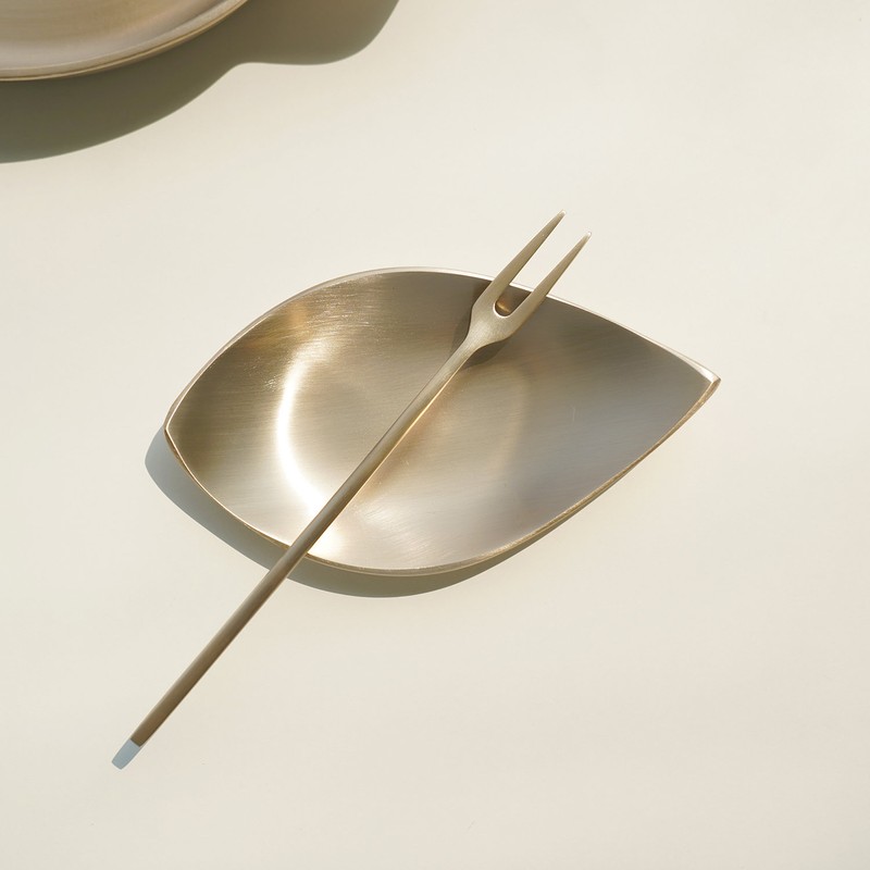 Notdam Bangjja Yugi Leaf Plate Small / 놋담 방짜유기 나뭇잎