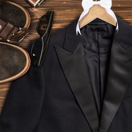 Yean Bow Knot Wedding Hangers Natural Wood Color Bridegroom Dress Hanger Groom Suit Hanger Engraved Gown Hanger for Men