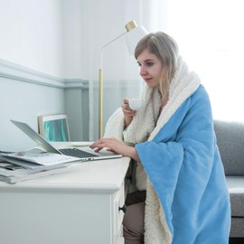 IR Imperial Rooms Sherpa Fleece Blanket Bed Throws Blankets For Sofas Soft Fluffy Thick Blanket Reversible Microfiber Throw (Light Blue, Single (130 x 150 Cm))