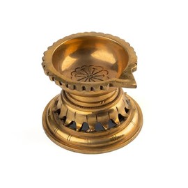 Brass Diya Pooja Diya Pital Deep Aarti Deepak Diya for Pooja Purposes with Long Handle for Temple Home Pooja Diwali Gifts Gifting (Flower Diya)