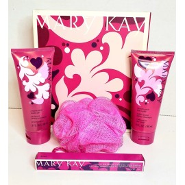Mary Kay Limited Edition ROMANTIC PETALS Gift Set (NOS)